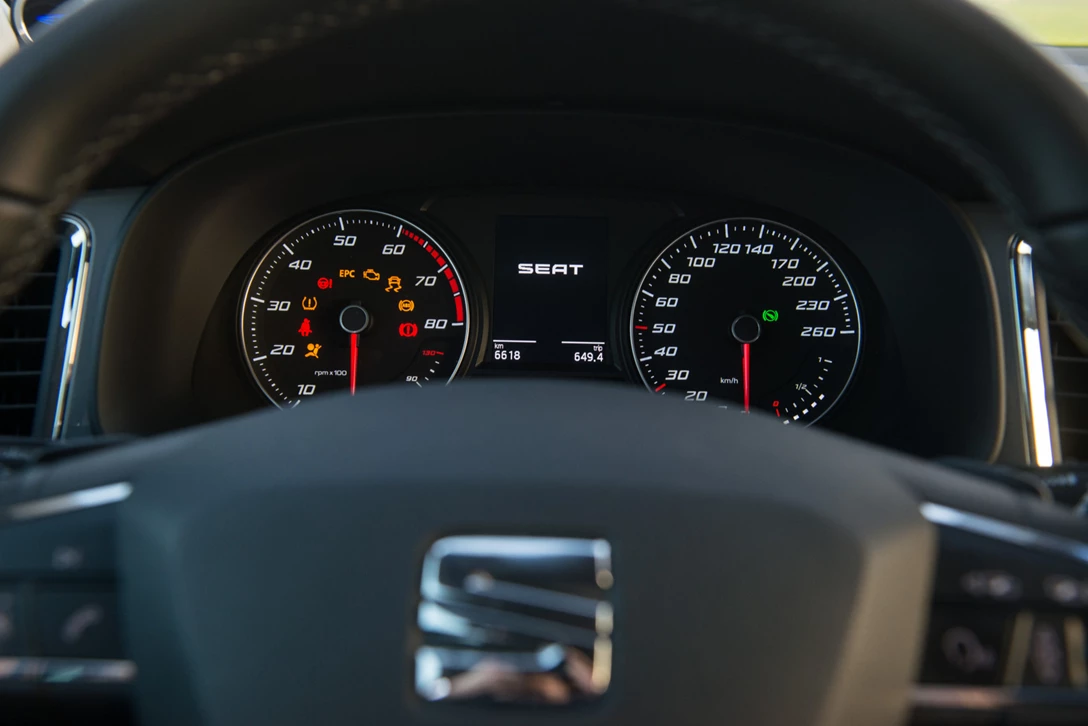 1584083-by benny doutsh-50.jpg