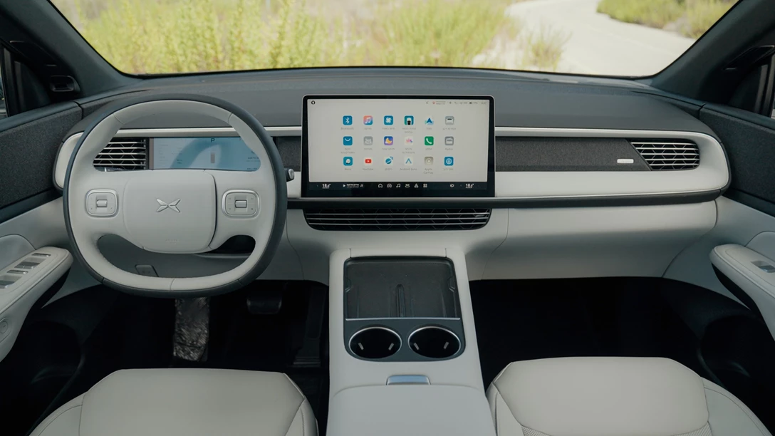 1701399-Xpeng G6 2024.00_29_01_14.Still049.jpg