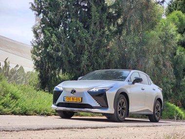 לקסוס RZ