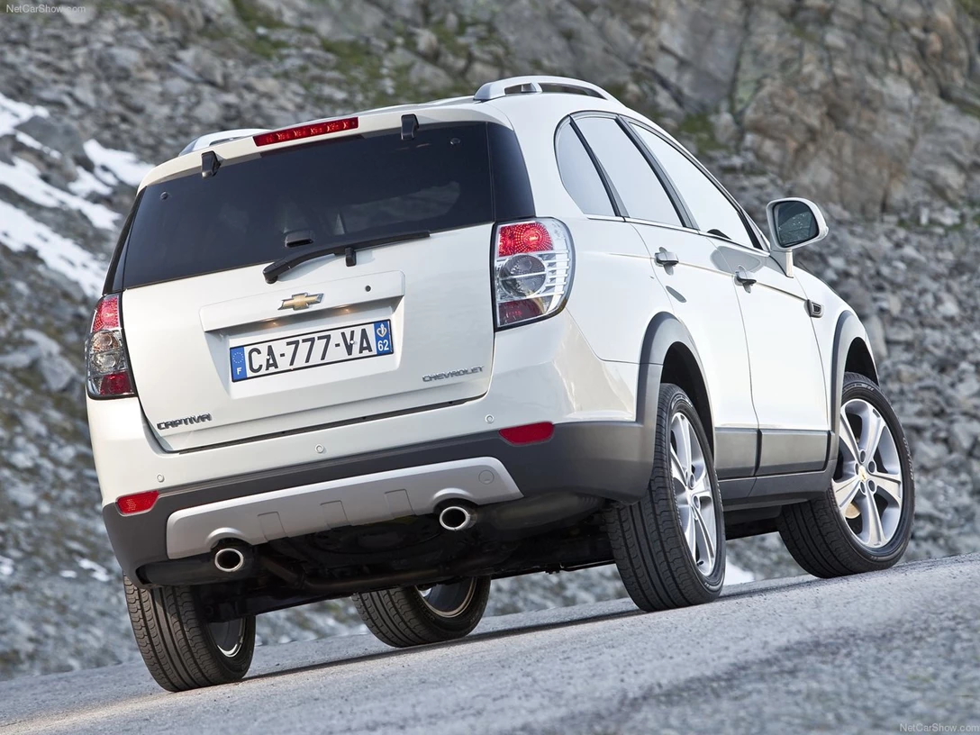1588886-Chevrolet-Captiva 2.jpg