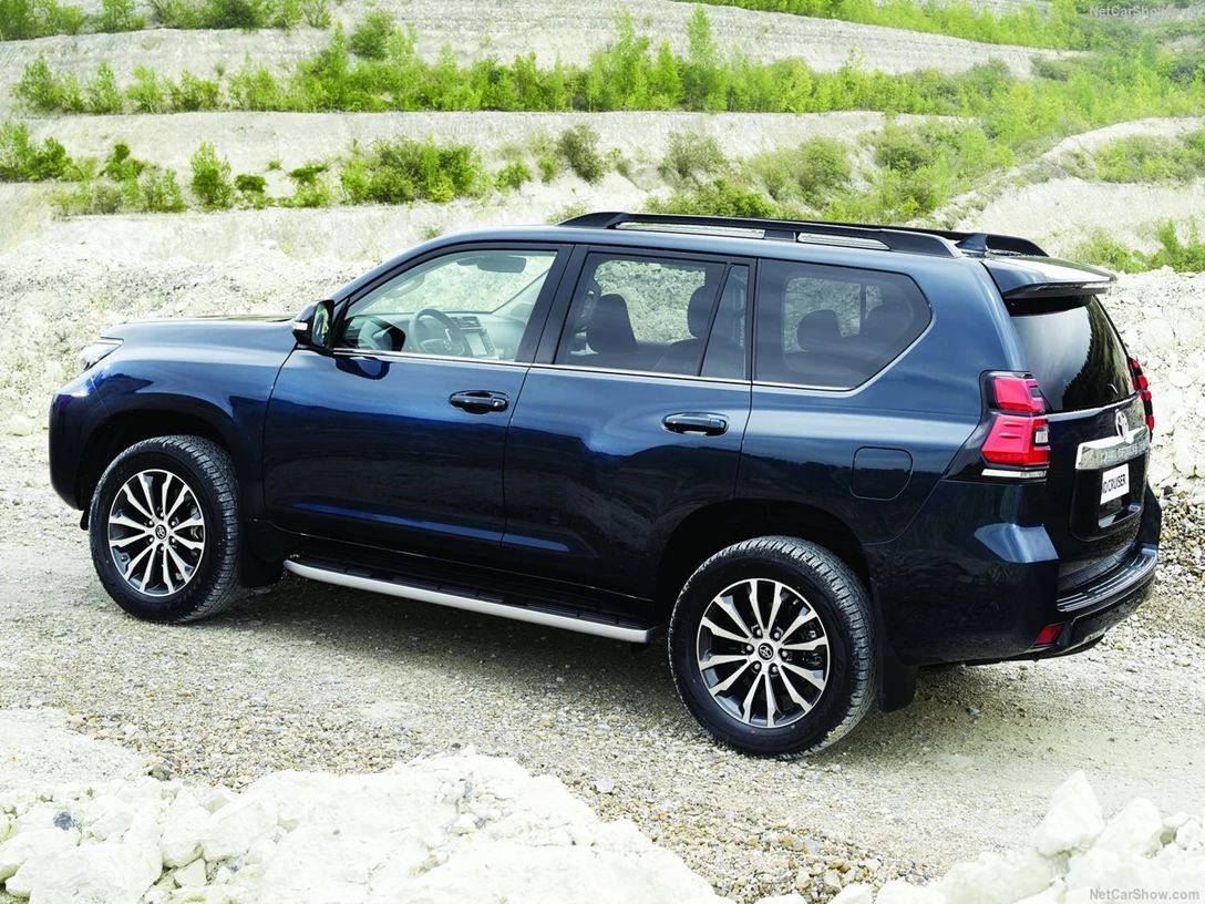 1590887-Toyota-Land_Cruiser 2.jpg