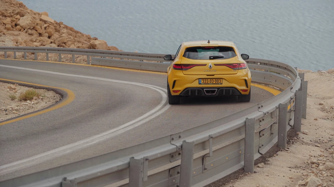 1695980-Renault Megane RS 2024.00_21_16_11.Still031-min.jpg