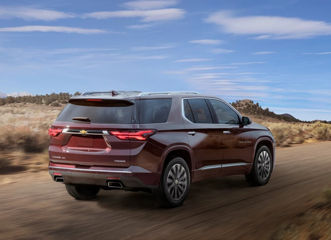 1655758-Chevrolet-Traverse-2022-02.jpg