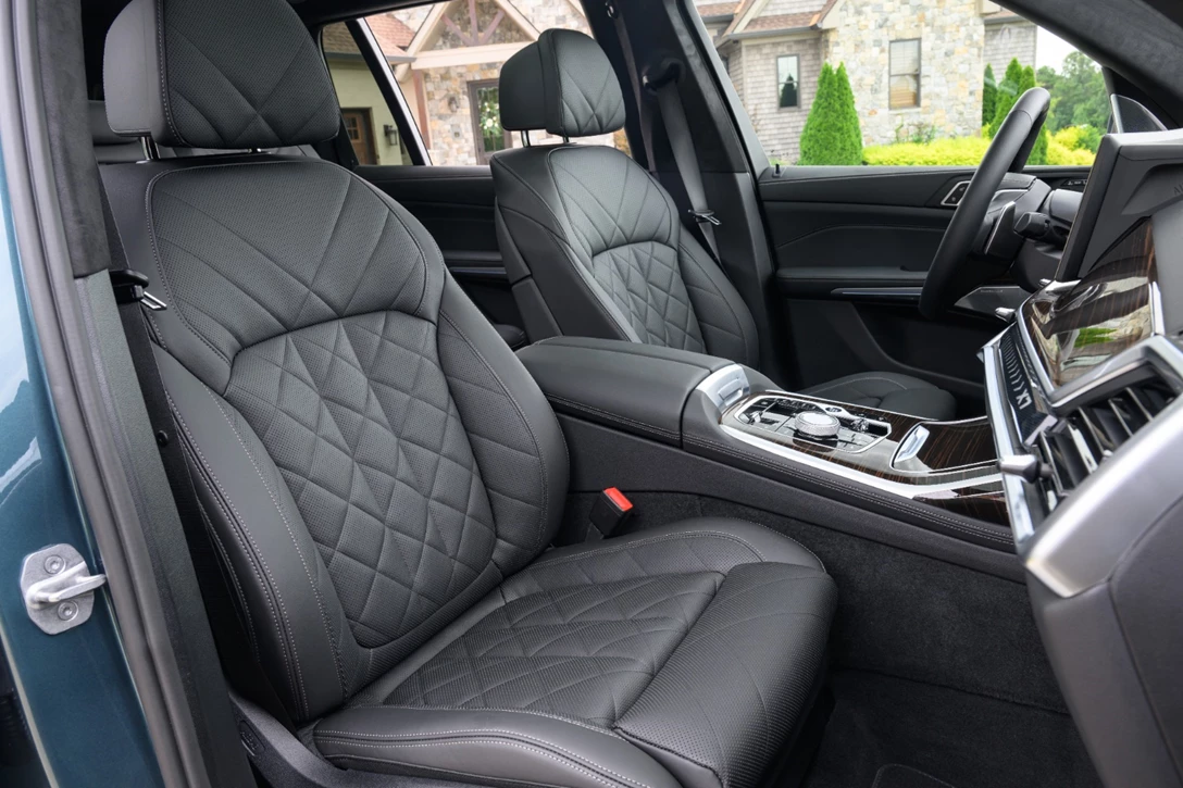 1669994-BMW X7 40i blue ridge045.jpg