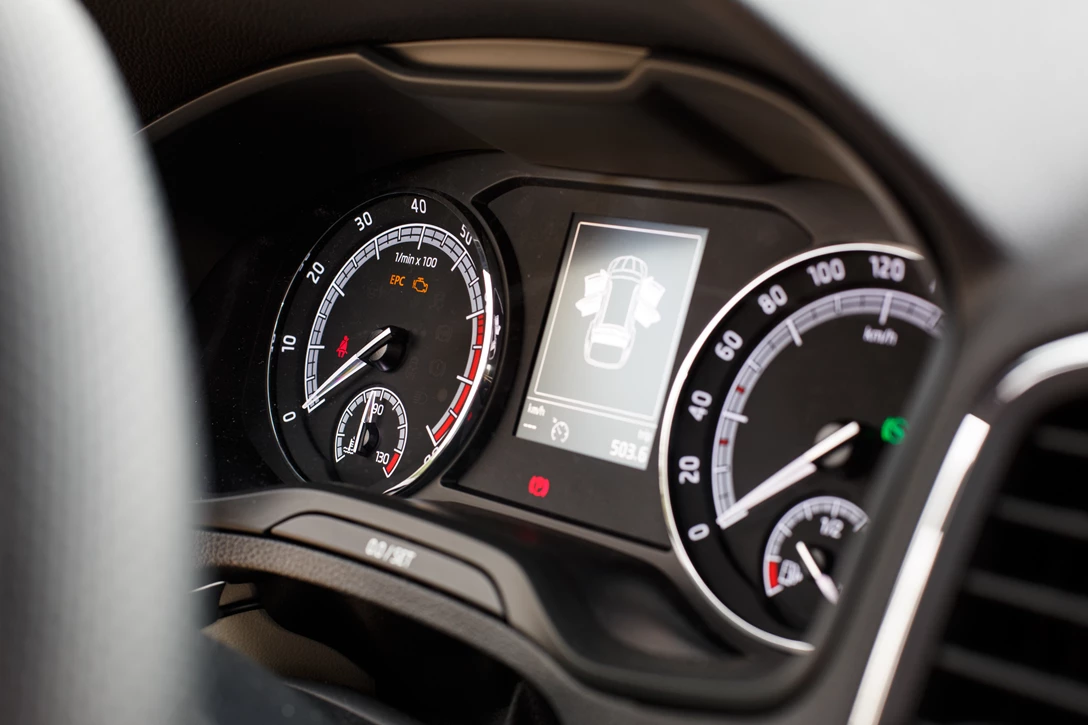 1597376-סקודה קארוק - מבחן דרכים (1.0 ל) (10).jpg