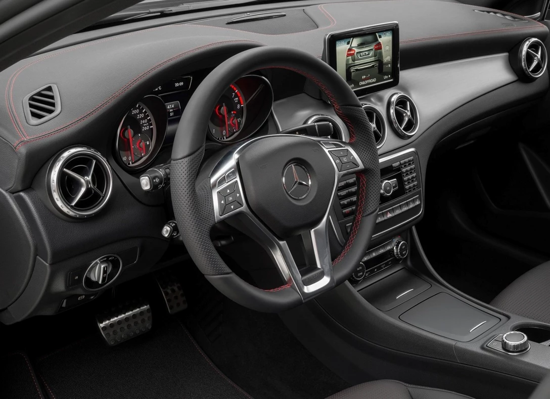 1668574-Mercedes-Benz-2015-05.jpg