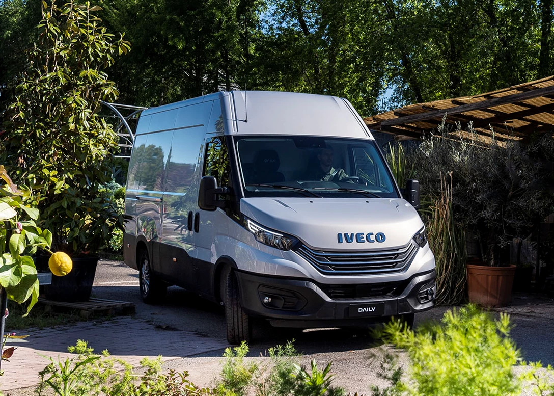 1699671-Iveco-Daily-2024-01.jpg