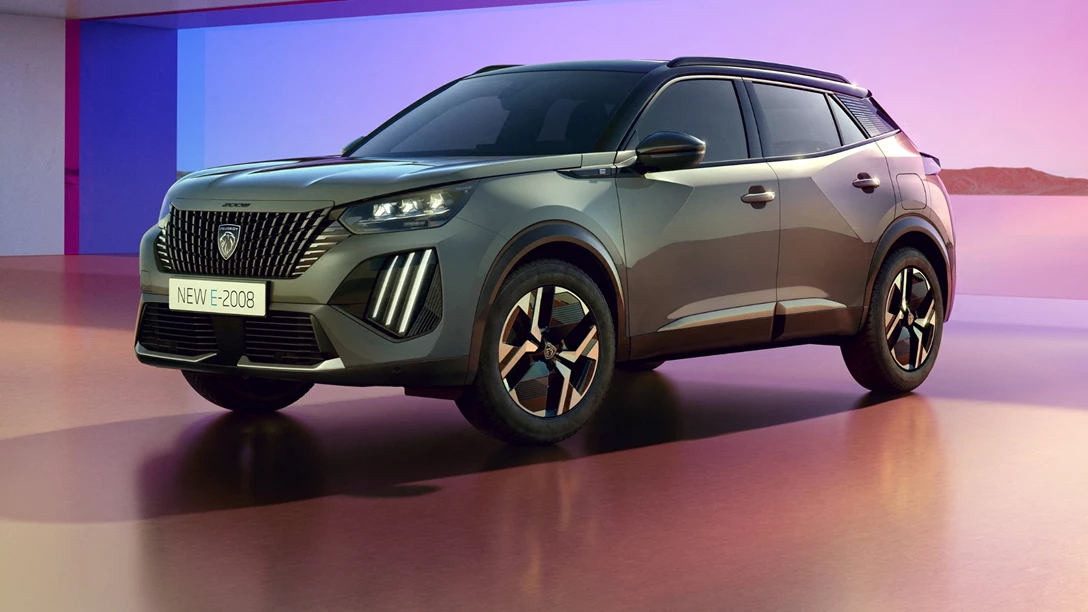 1682018-PEUGEOT_E-2008_2023_EXT (3)-min.jpg