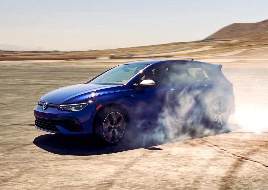 1676989-Volkswagen-Golf_R_US-Version-2022-1280-07.jpg