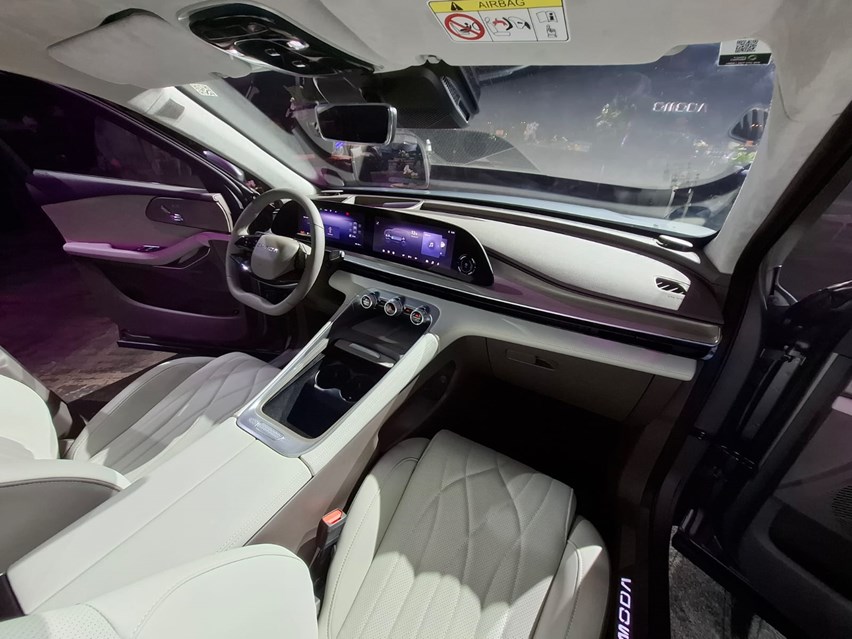 אומודה 9 סביבת נהג