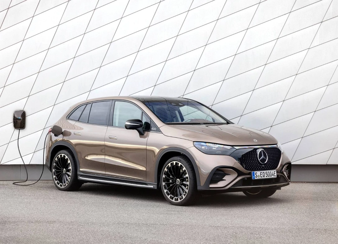 1702739-Mercedes-Benz-EQE_SUV-2024-01.jpg