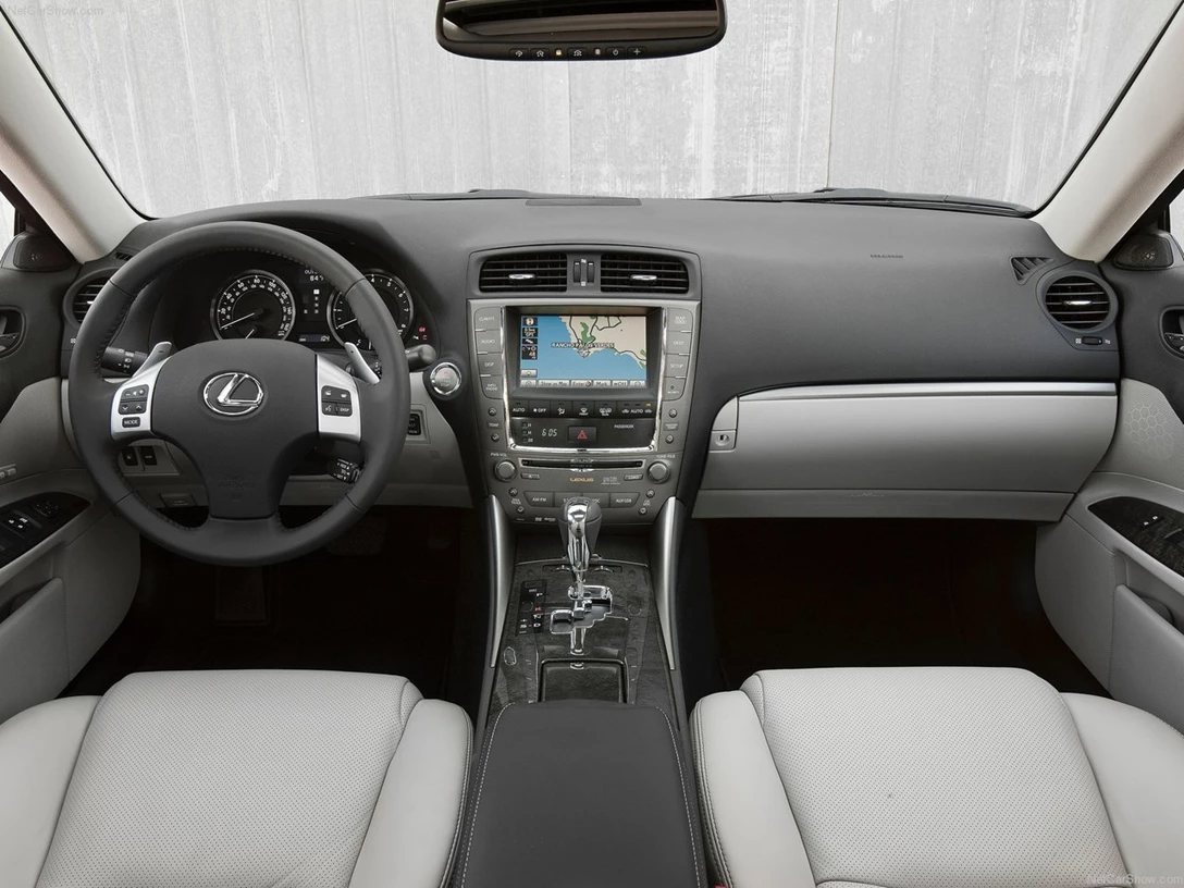 1590791-Lexus-IS 6.jpg
