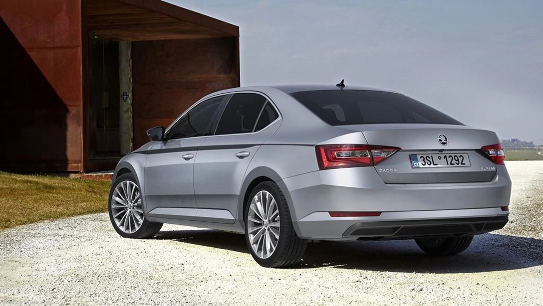 1682435-Skoda-Superb-2016-1024-0a.jpg