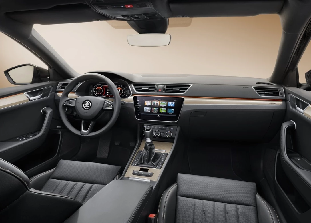 1639468-Skoda-Superb-2020-08.jpg