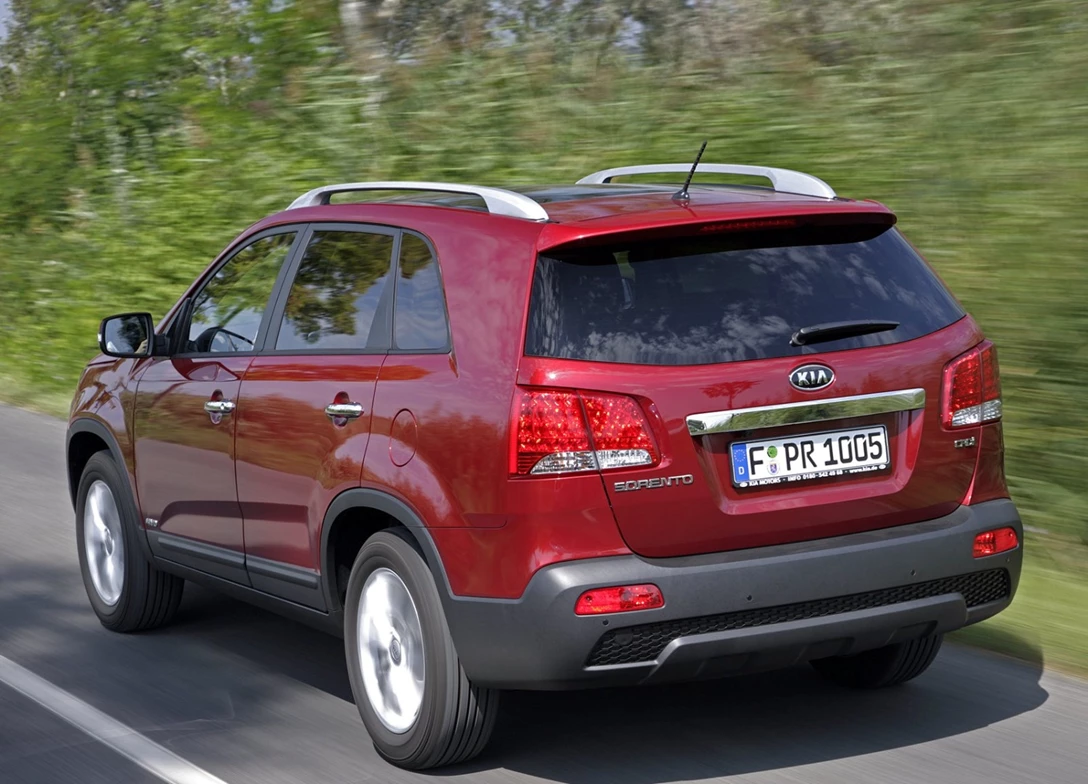 1686494-Kia-Sorento-2011-03.jpg