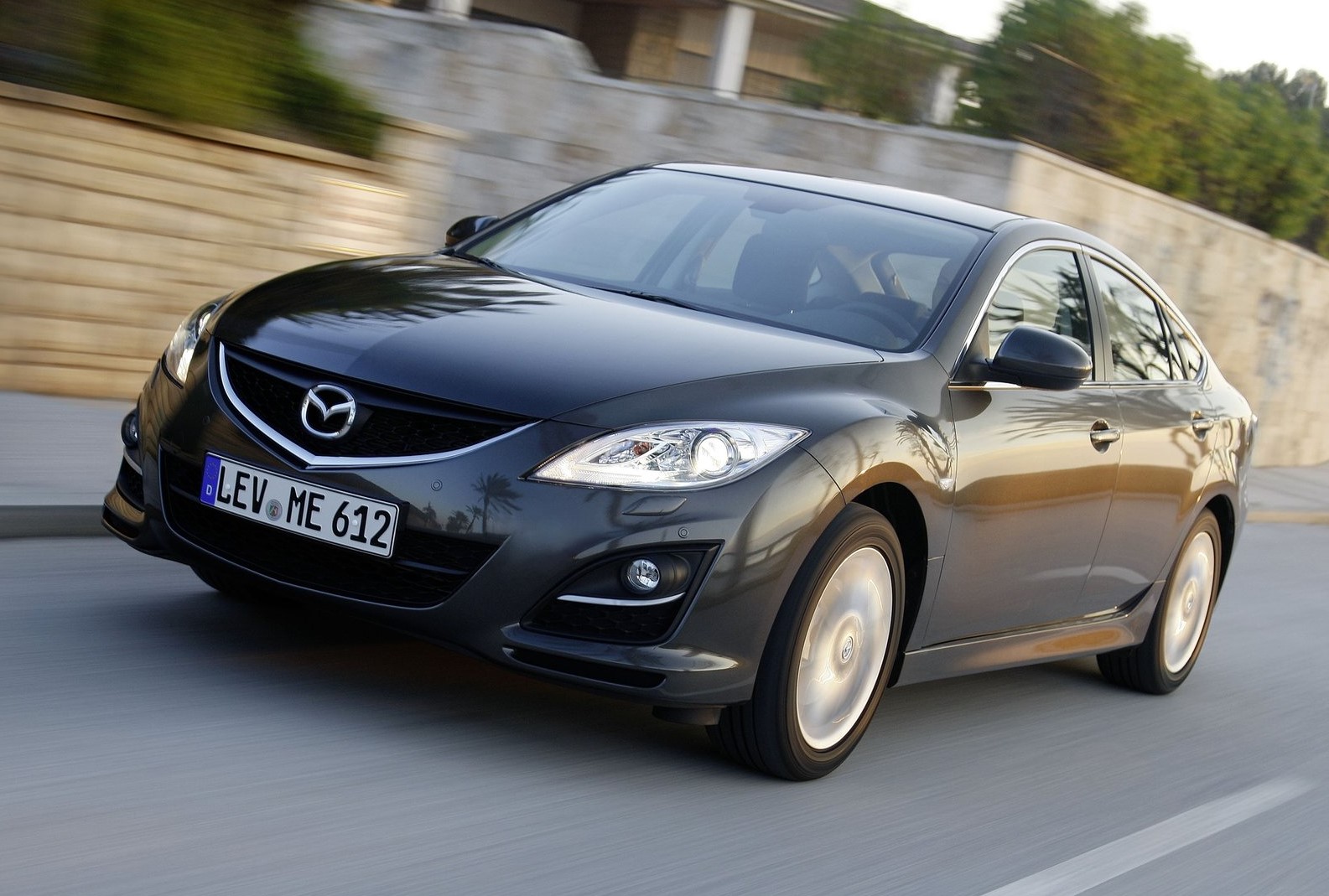 1598064-Mazda-6-2011-1600-04.jpg