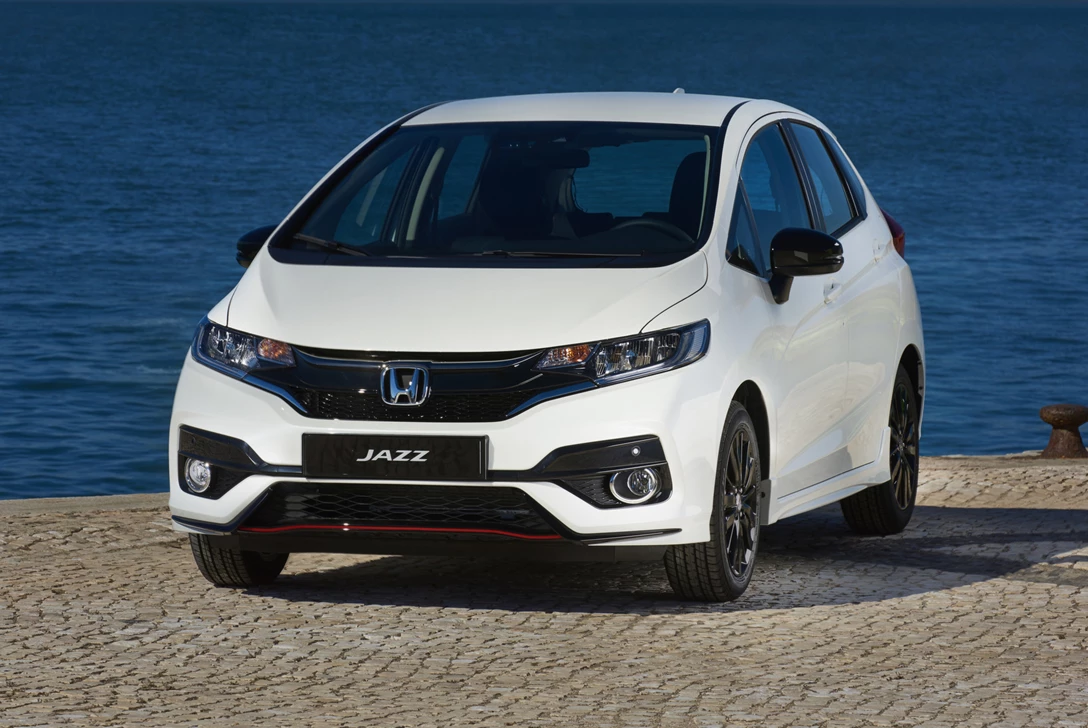 1593890-הונדה ג'אז מתיחת פנים (1).jpg