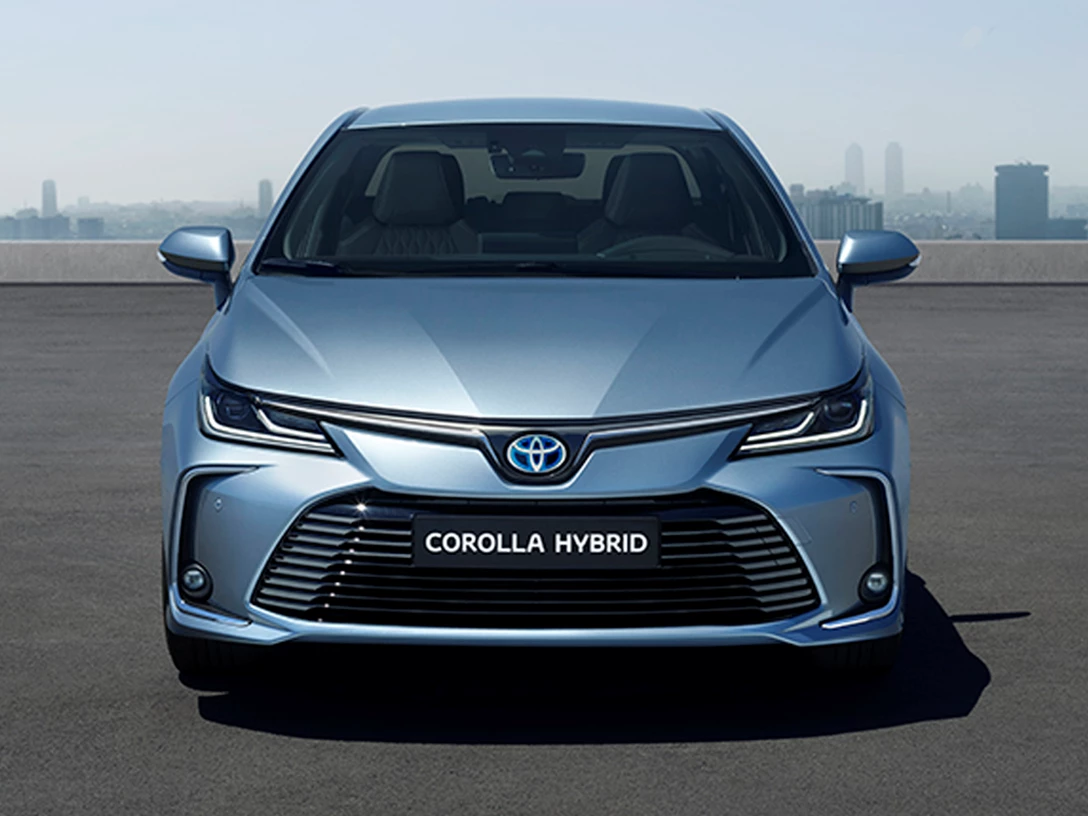 1608557-Corolla_Head_on_V07_RGB copy.jpg