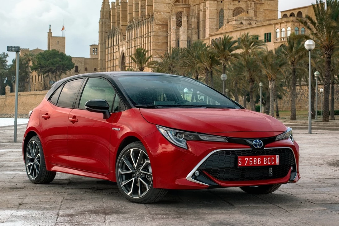 1613978-טויוטה קורולה האצ'בק קורולה סטיישן  (2).jpg