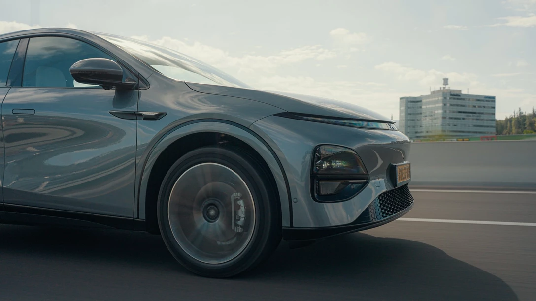 1701433-Xpeng G6 2024.00_37_40_11.Still020.jpg