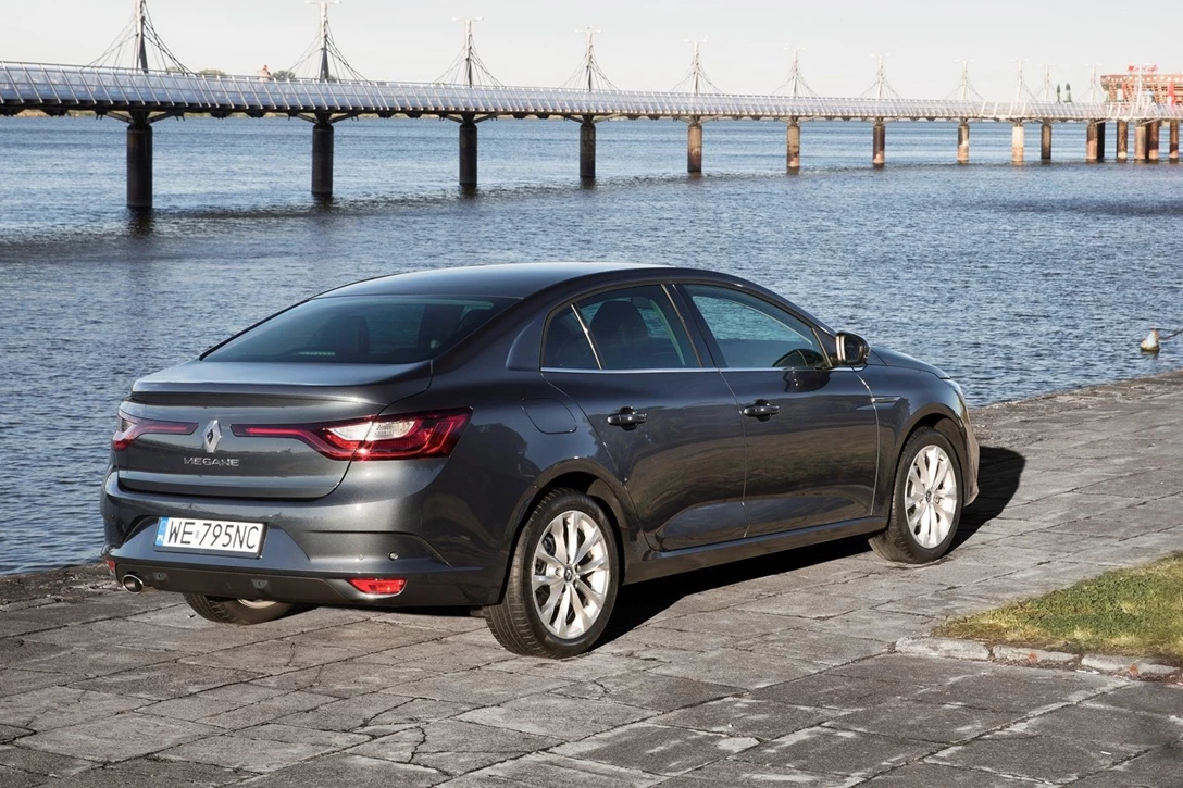 1609681-רנו מגאן גראם קופה  (2).jpg