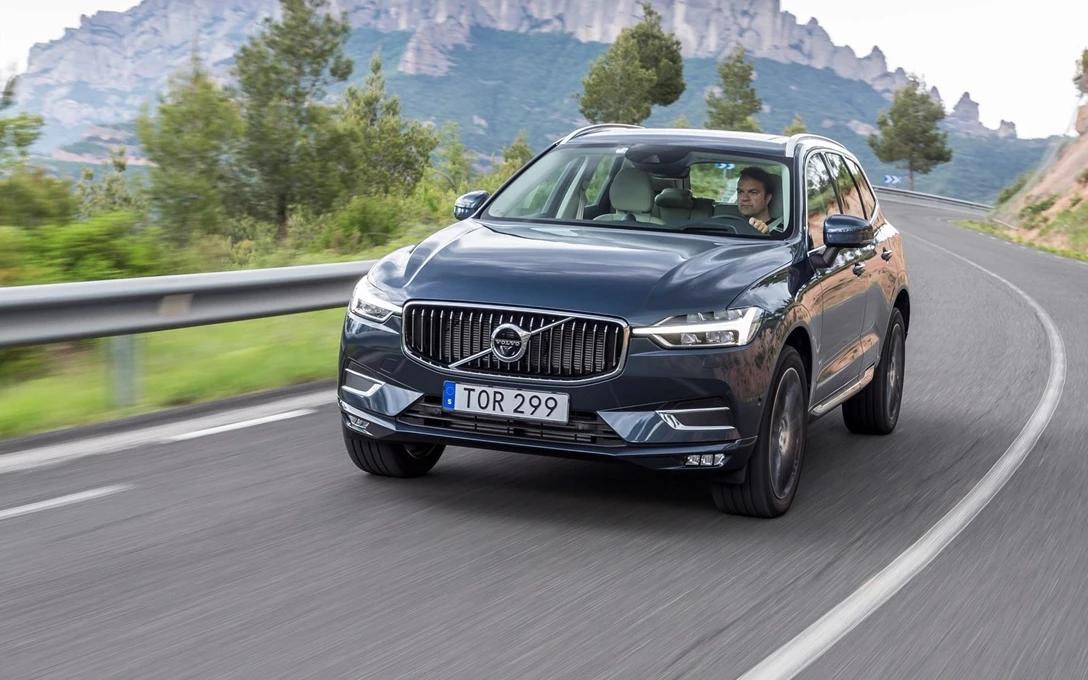1687017-Volvo-XC60-2018-1600-21.jpg