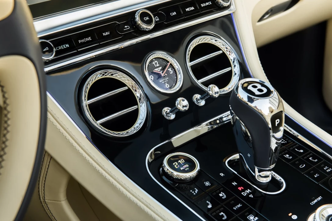 1614098-Bentley Continental GT Convertible V8 12.jpg