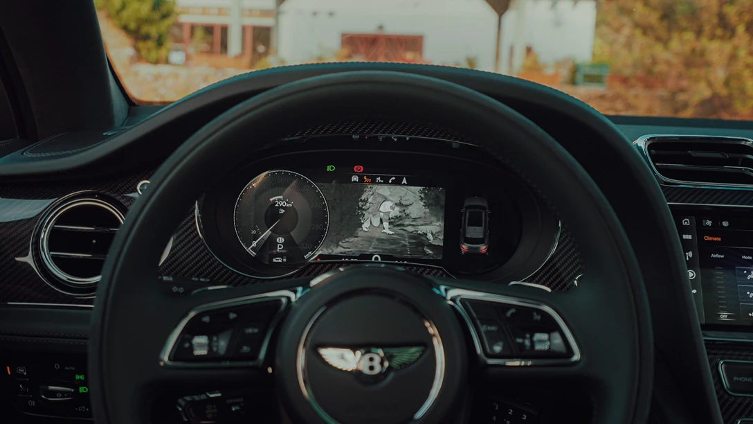 1661423-Bentley Bentayga S 2022.00_42_30_14.Still107 copy.jpg