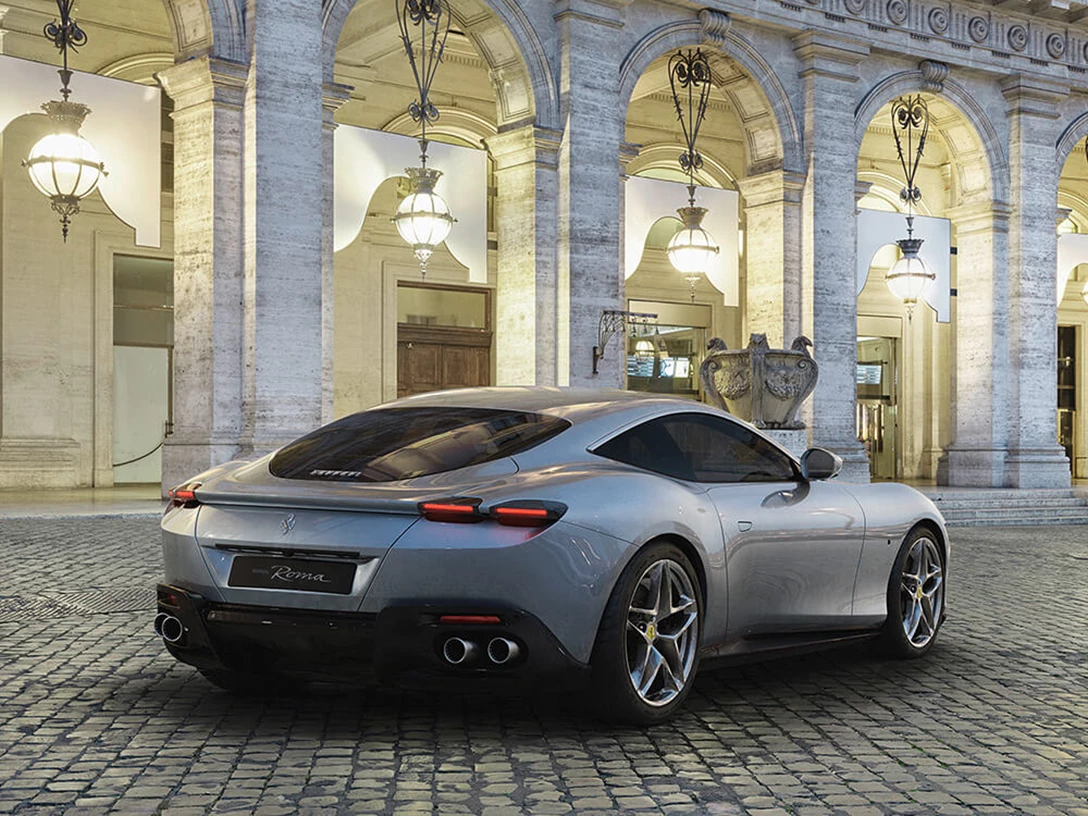 1625127-190399-car-ferrari-Roma.jpg