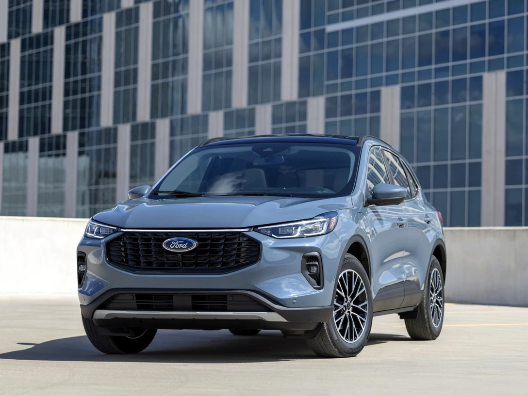 1670104-2023 Ford Escape Plug-In Hybrid_Vapor Blue_01-001.jpg