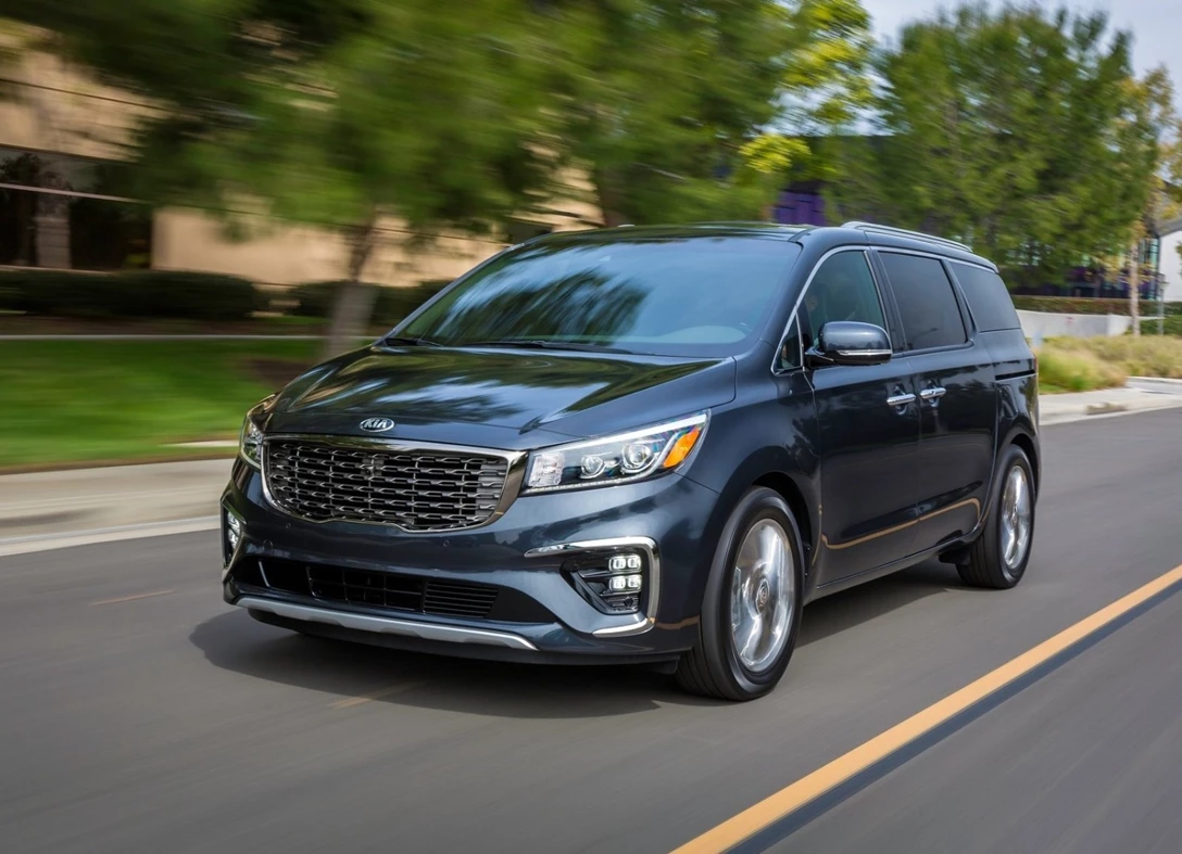 1643965-Kia-Carnival-2018-06.jpg
