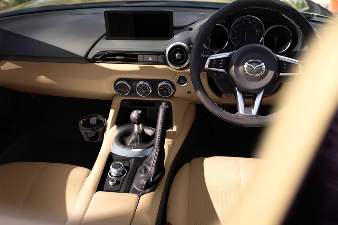 1688612-2024-Mazda-MX-5_3.jpg