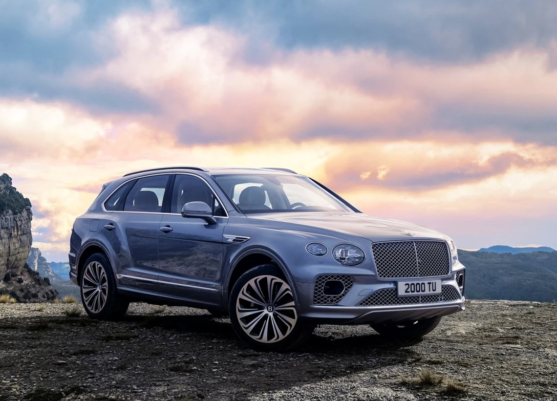 1661537-Bentley-Bentayga-2022-03.jpg