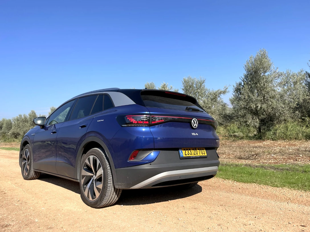 1672091-ID4 - 3-min.jpg