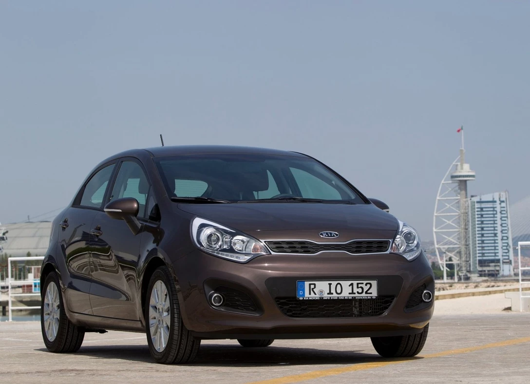 1644381-Kia-Rio-2016-03.jpg