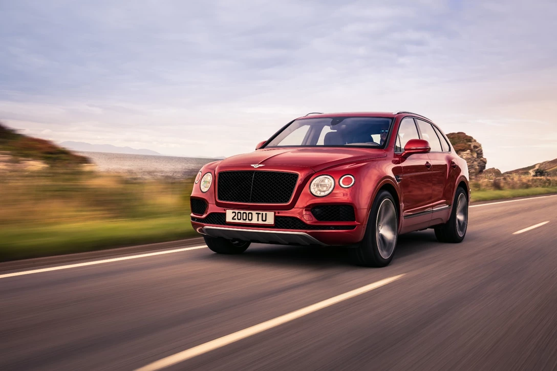 1589846-Bentayga V8 - 1.jpg