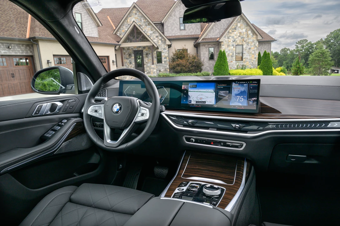 1669992-BMW X7 40i blue ridge043.jpg