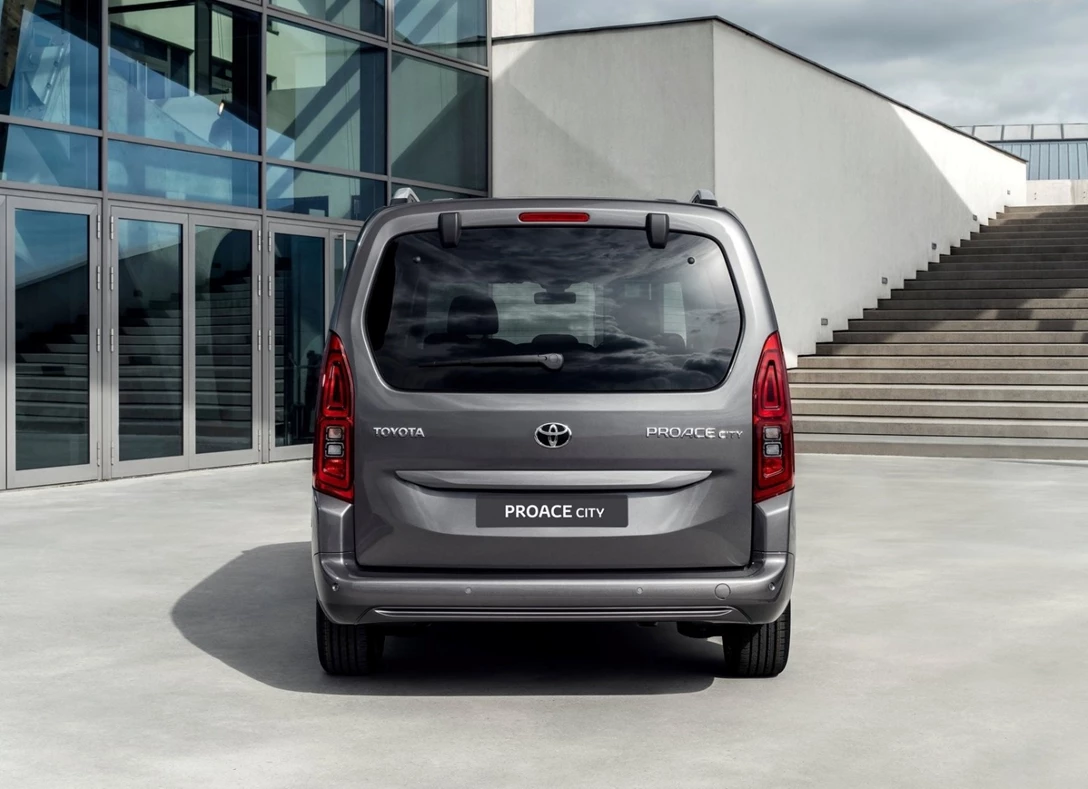 1660781-Toyota-ProAce_City_Verso-2022-05.jpg