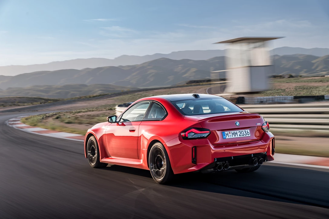 1684154-BMW-M2-2023-12.jpg