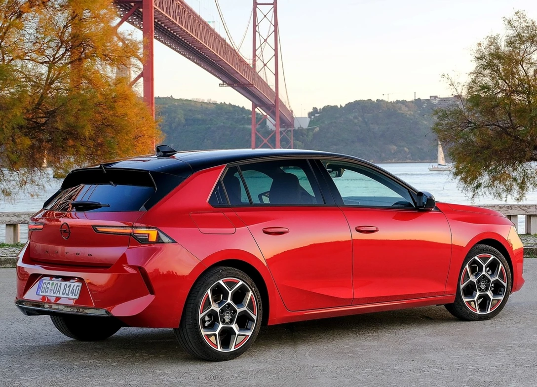 1693652-Opel-Astra-2024-02.jpg