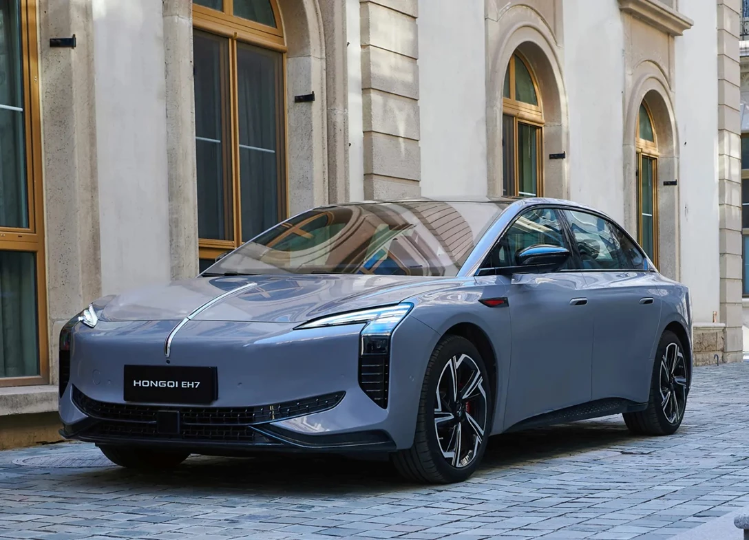 1706255-Hongqi-EH7-2025-04.jpg