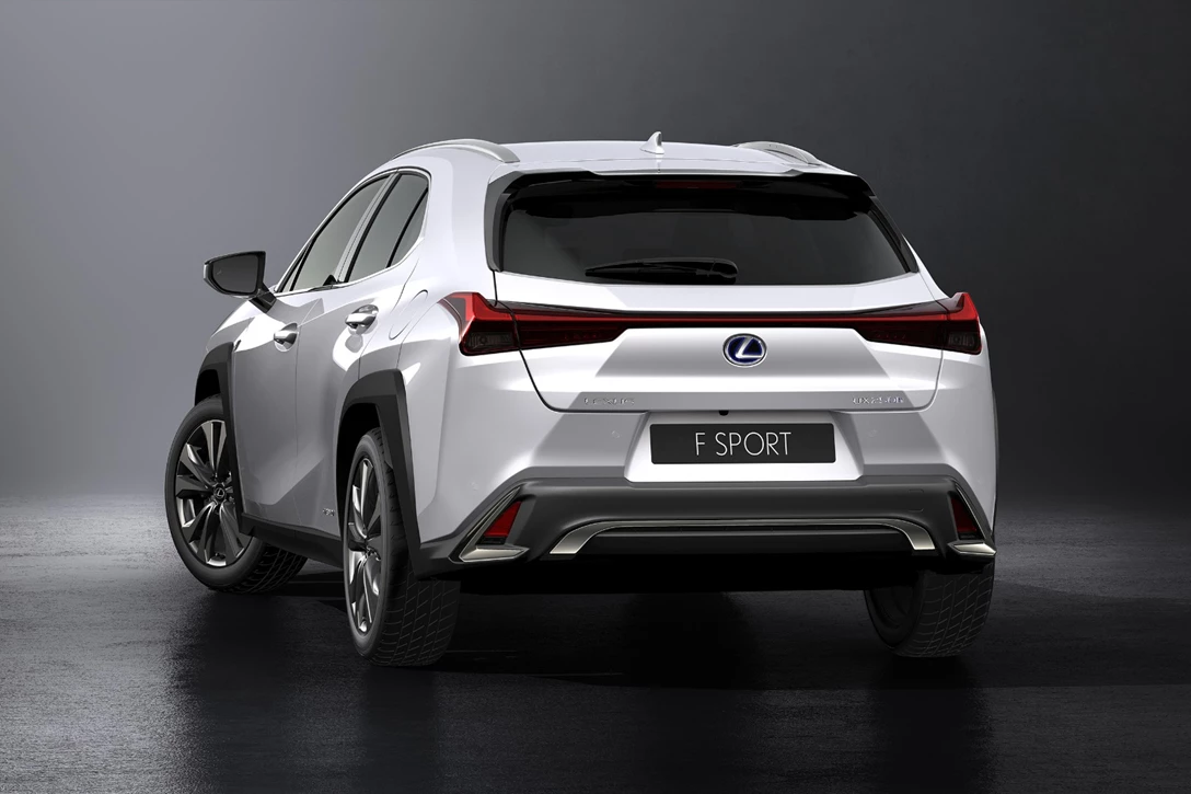 1592492-לקסוס UX (2).jpg