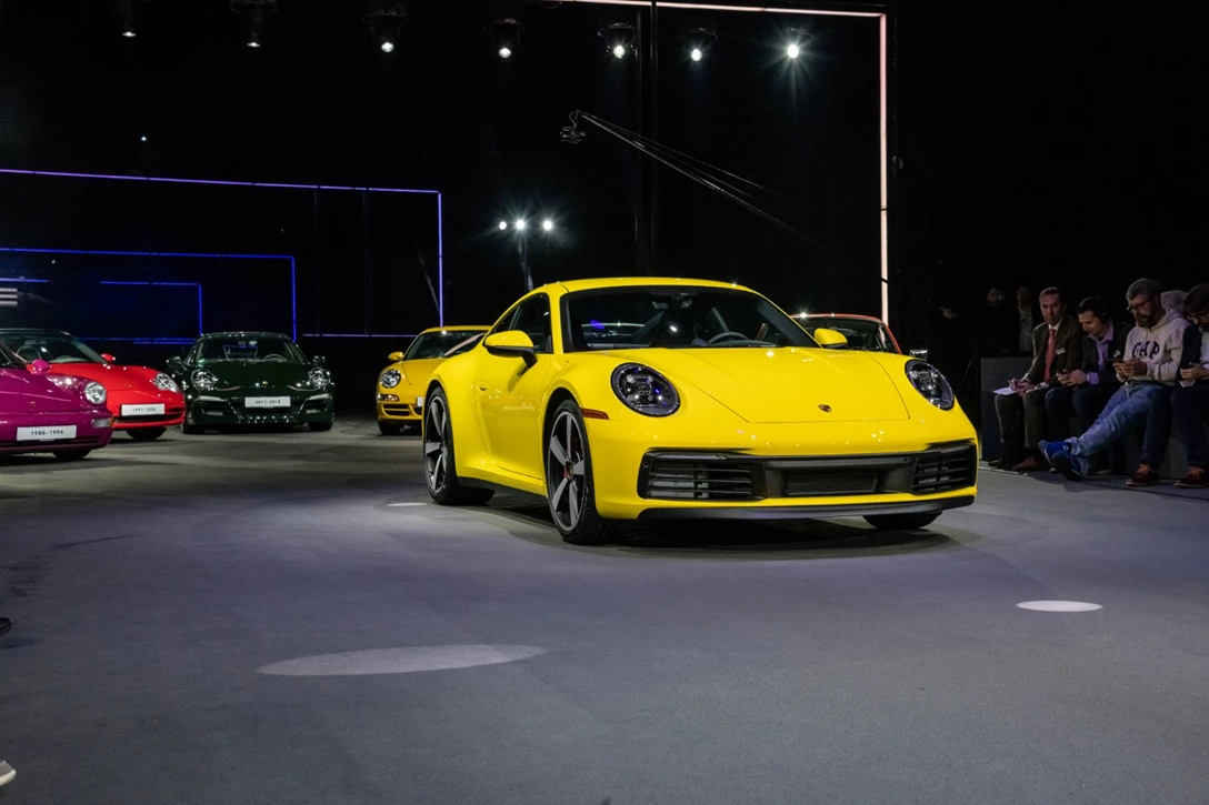 1607655-PORSCHE_992_World_Premiere_PECLA_046.jpg