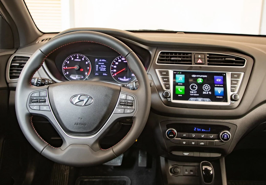 1618425-33-hyundai i20 (13).jpg