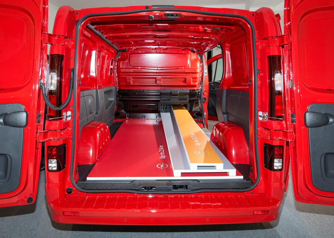 1601718-Opel Vivaro 4.jpg