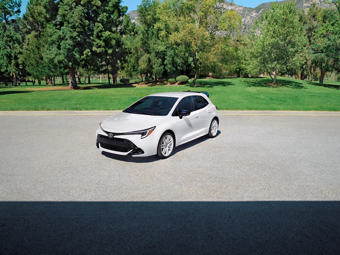 1708777-2026_Corolla_Hatchback_FX_007-WHITE.jpg