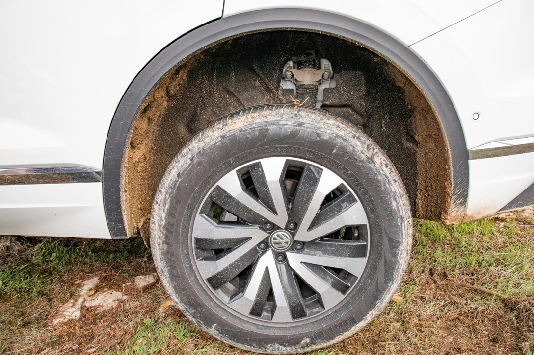 1611494-פולקסווגן טוארג - מבחן דרכים  (5).jpg