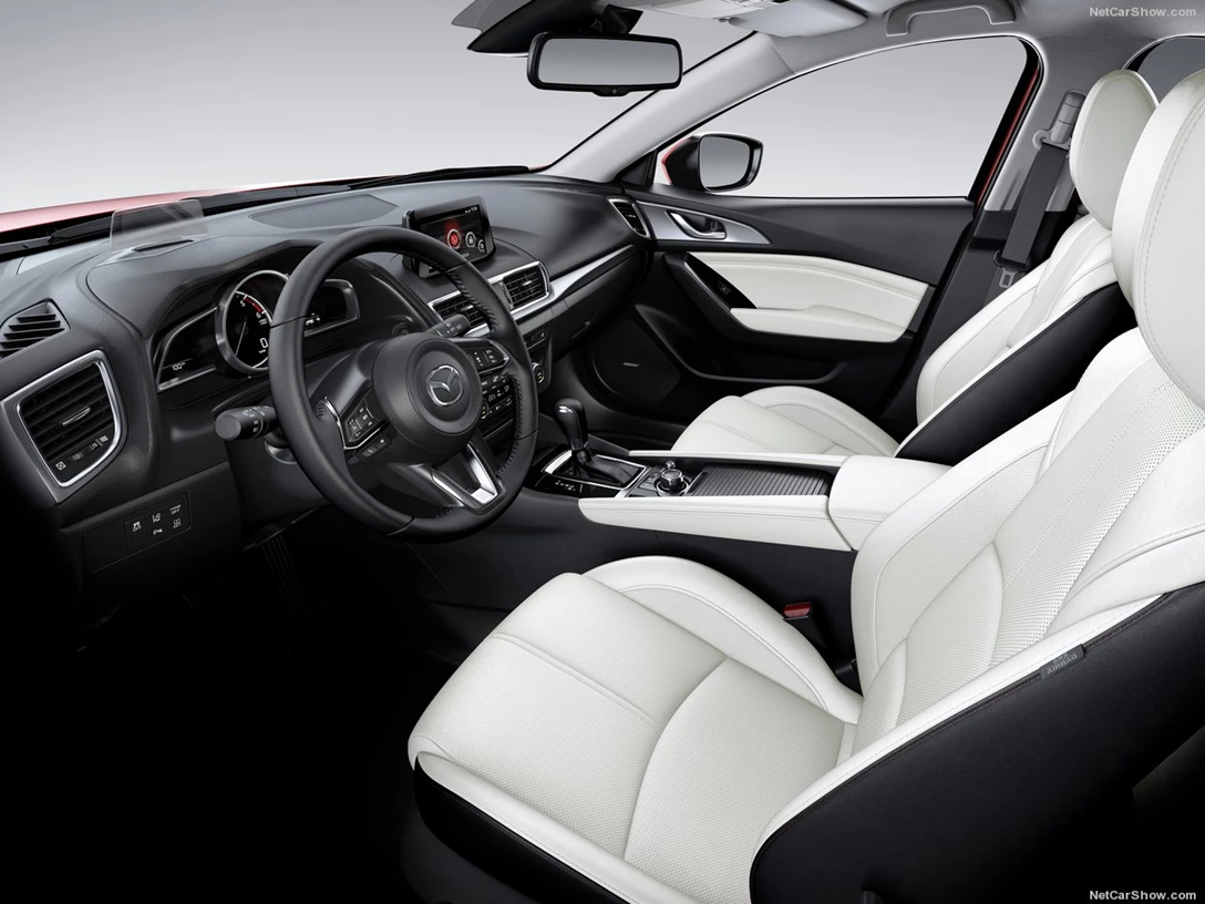 1583284-Mazda-3 4.jpg