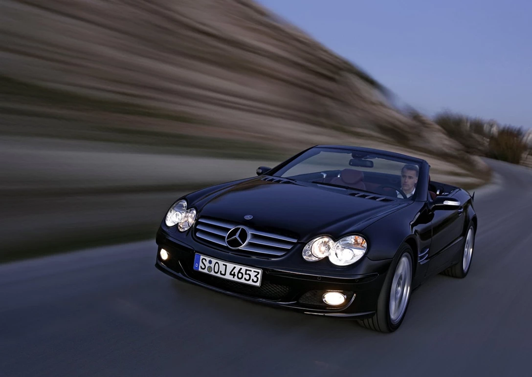 1593919-Mercedes-Benz-SL-Class 2.jpg
