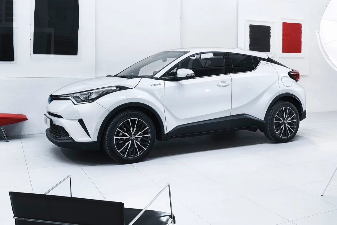 1599801-טויוטה C-HR (2).jpg